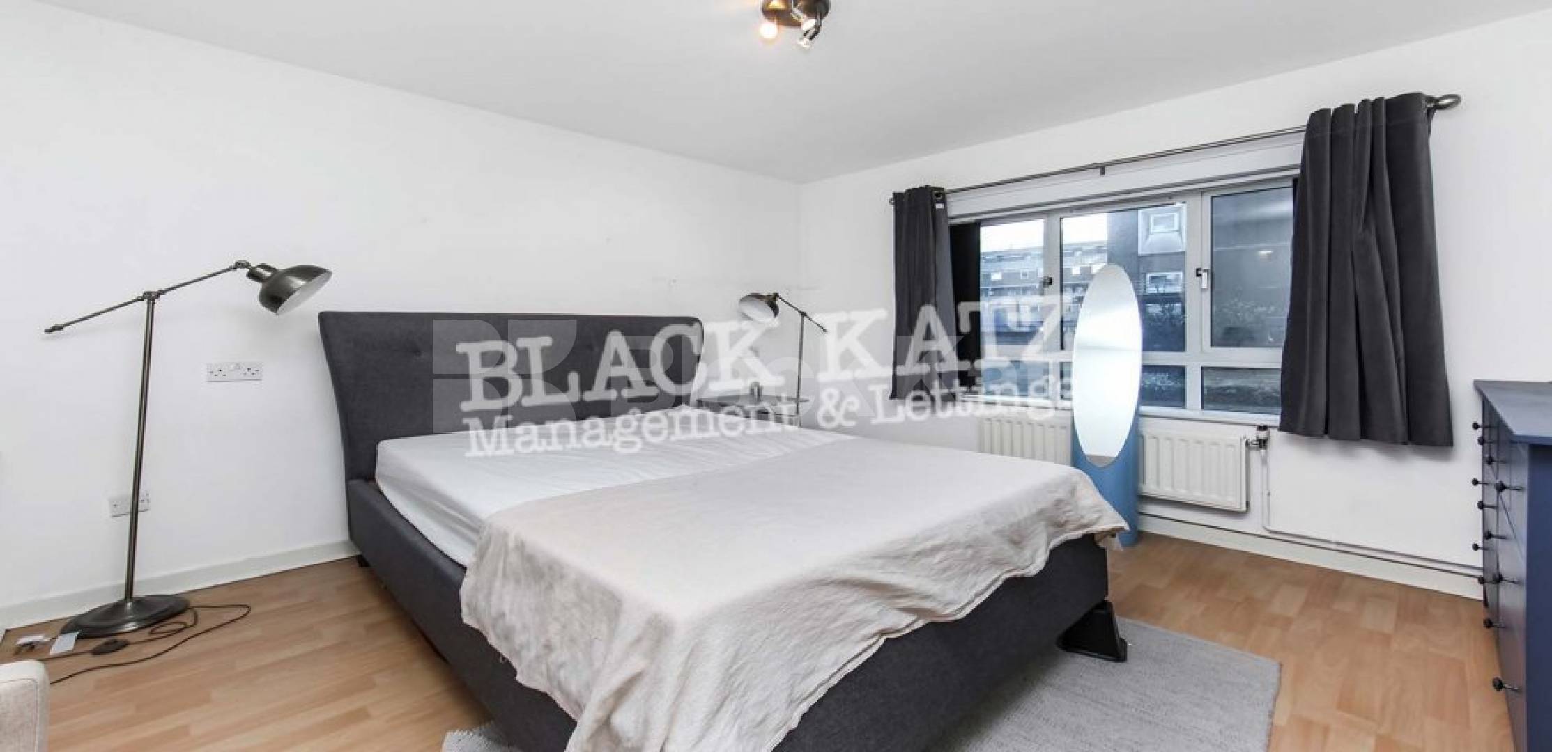 			LOCATION LOCATION LOCATION !!!, 1 Bedroom, 1 bath, 1 reception Apartment			 Middlesex Street, Petticoat Square - Liverpool Street